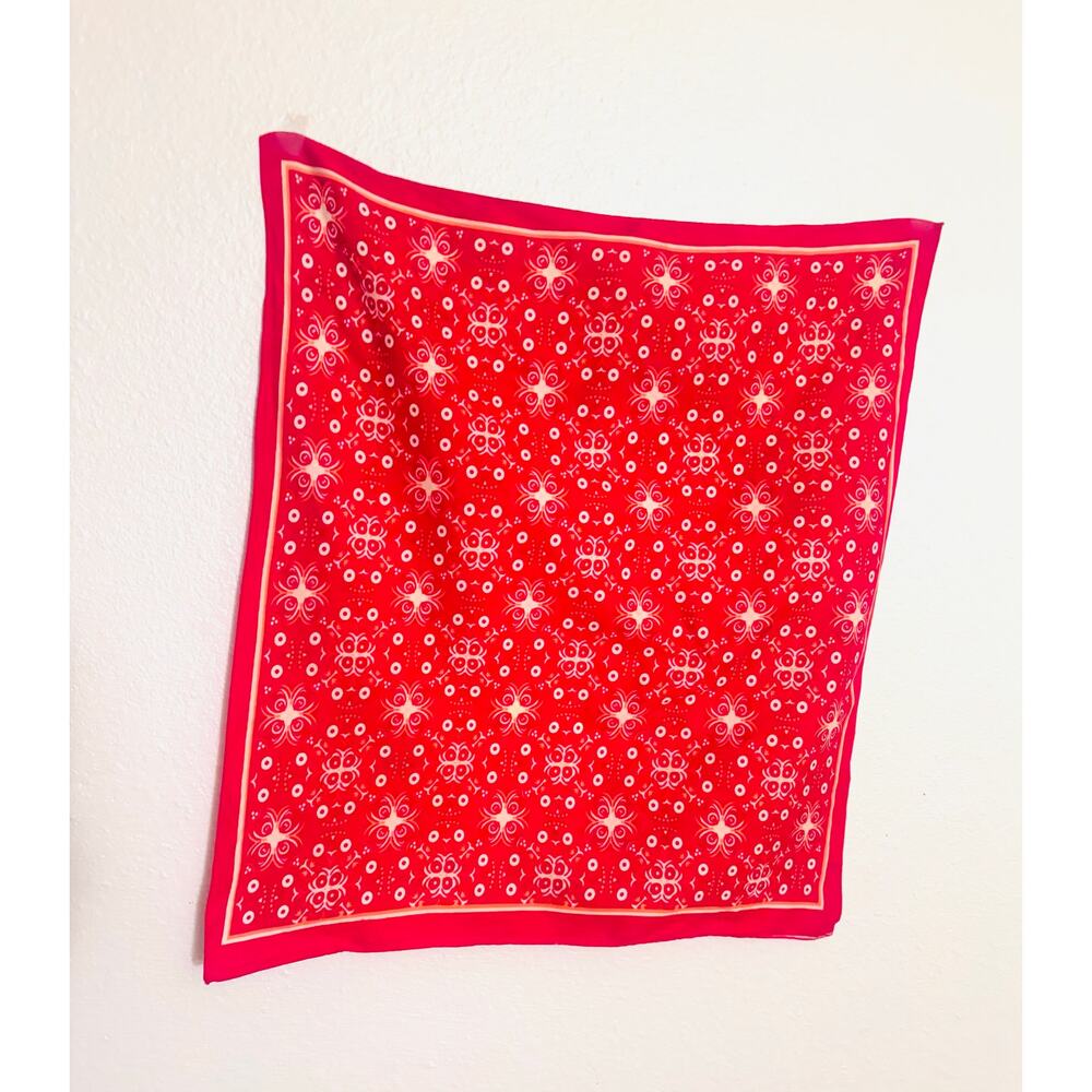 Vintage 100% cotton traditional Bandana in a classic red medallion pattern